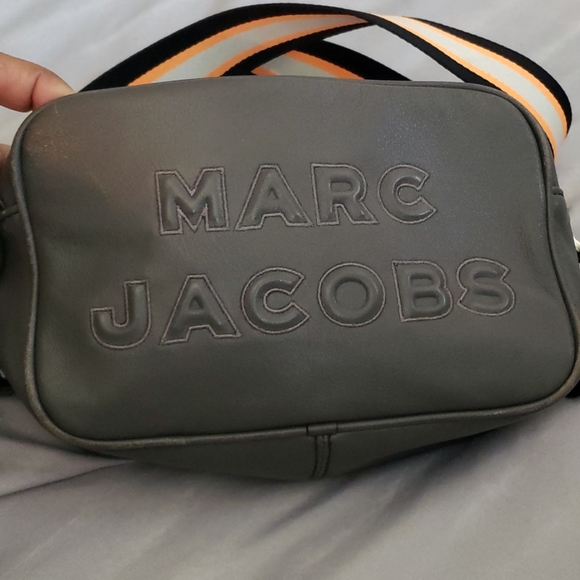 Gently Used Marc Jacobs handbag - Picture 1 of 5